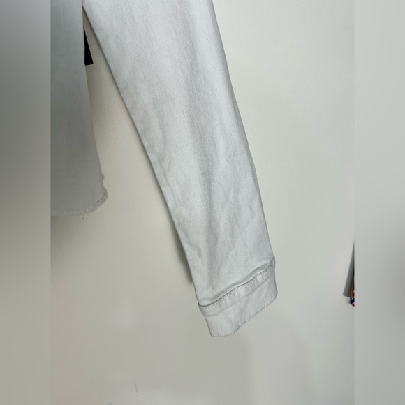 Kut from the Kloth Kara Fray Hem White Denim Jacket Size Small NWT - Picture 3 of 12